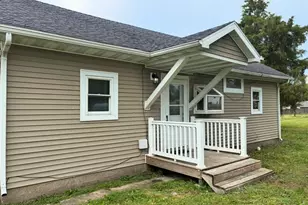 222 E Thompson Ave, Hoopeston, IL 60942 - Photo 2