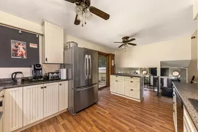 871 N Gladstone Avenue, Aurora, IL 60506 - Photo 8