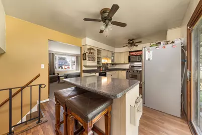 871 N Gladstone Avenue, Aurora, IL 60506 - Photo 10