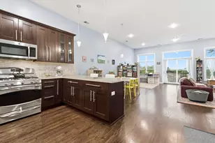 832 W 36th St, Chicago, IL 60609 - Photo 2