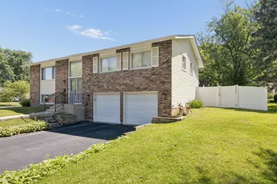 7025 Roberts Drive, Woodridge, IL 60517 - Photo 2