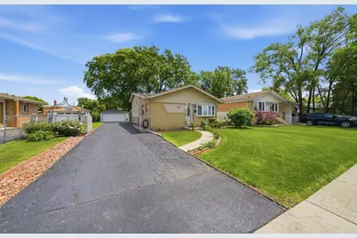 8619 Newland Avenue, Burbank, IL 60459 - Photo 2