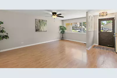 616 Clover Lane, Schaumburg, IL 60193 - Photo 2