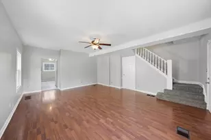 427 W Marion St, Joliet, IL 60436 - Photo 4