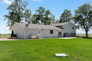 21184 Allentown Rd, Pekin, IL 61554 - Photo 32