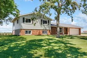21184 Allentown Rd, Pekin, IL 61554 - Photo 2