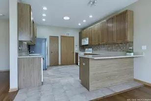 91 Enfield Ln, Grayslake, IL 60030 - Photo 8