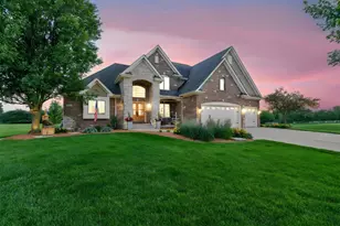 5728 Waters Edge Ct, Yorkville, IL 60560 - Photo 2