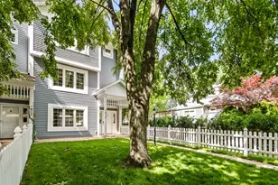 1815 Crain St, Evanston, IL 60202 - Photo 2