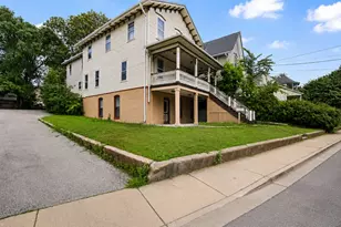217 Michigan St, Elgin, IL 60120 - Photo 2