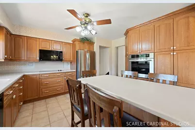 2120 Meadow Drive, Lindenhurst, IL 60046 - Photo 14