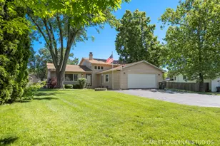 2120 Meadow Dr, Lindenhurst, IL 60046 - Photo 2