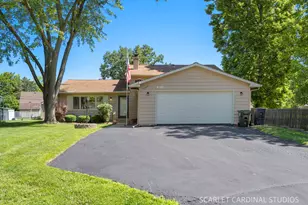 2120 Meadow Dr, Lindenhurst, IL 60046 - Photo 1