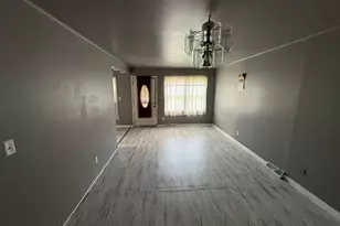 63 W 141st St, Dixmoor, IL 60426 - Photo 2