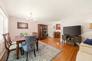 1193 Algonquin Dr, Elgin, IL 60120 - Photo 2