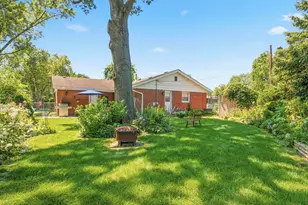 1193 Algonquin Dr, Elgin, IL 60120 - Photo 14