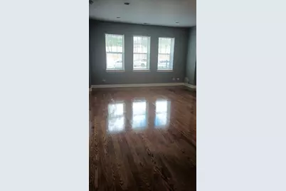 5911 W Corcoran Place #1E, Chicago, IL 60644 - Photo 2