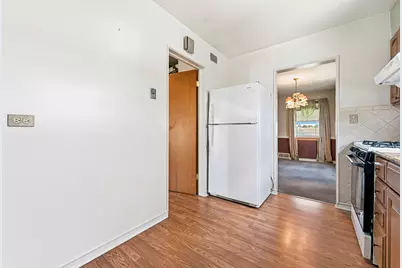 7922 N Waukegan Road, Niles, IL 60714 - Photo 10