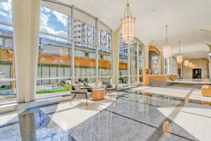 4250 N Marine Dr, Chicago, IL 60613 - Photo 4