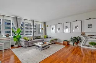 4250 N Marine Dr, Chicago, IL 60613 - Photo 8