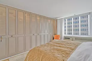 4250 N Marine Dr, Chicago, IL 60613 - Photo 20