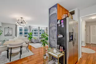4250 N Marine Dr, Chicago, IL 60613 - Photo 16