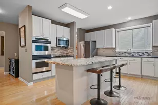 4501 W Westchester Ln, Libertyville, IL 60048 - Photo 10