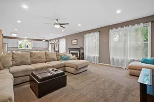 4501 W Westchester Ln, Libertyville, IL 60048 - Photo 14