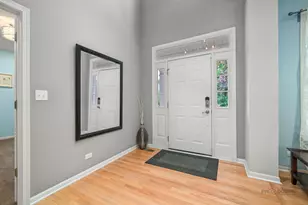4501 W Westchester Ln, Libertyville, IL 60048 - Photo 2