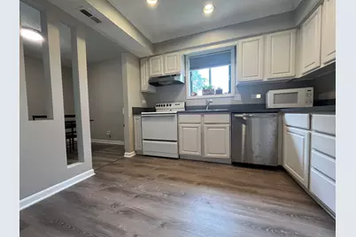 468 Valley Drive #301, Naperville, IL 60563 - Photo 4