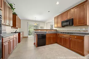 768 Bohannon Cir, Oswego, IL 60543 - Photo 6