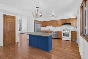 574 W Oak St, Coal City, IL 60416 - Photo 12