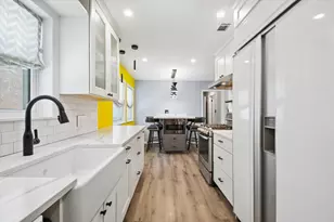 6755 N Washtenaw Ave, Chicago, IL 60645 - Photo 16
