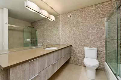 30 E Huron Street #3105, Chicago, IL 60611 - Photo 12