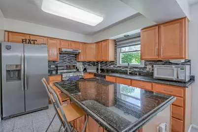 1094 Oak Wood Drive, Carol Stream, IL 60188 - Photo 10
