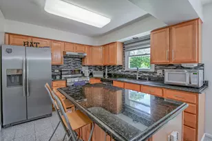 1094 Oak Wood Dr, Carol Stream, IL 60188 - Photo 10