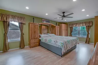 1094 Oak Wood Drive, Carol Stream, IL 60188 - Photo 18