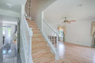1094 Oak Wood Dr, Carol Stream, IL 60188 - Photo 4