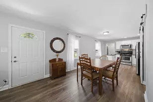 123 Edgewood Dr, Streamwood, IL 60107 - Photo 6