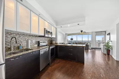 300 N State Street #5618, Chicago, IL 60654 - Photo 6
