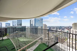 300 N State St, Chicago, IL 60654 - Photo 22