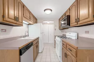 500 Redondo Rd, Downers Grove, IL 60516 - Photo 12