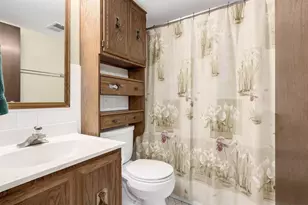 500 Redondo Rd, Downers Grove, IL 60516 - Photo 18