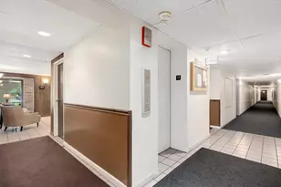 500 Redondo Rd, Downers Grove, IL 60516 - Photo 24