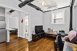 604 W Addison Ave, Chicago, IL 60613 - Photo 4