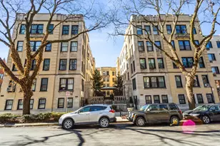 604 W Addison Ave, Chicago, IL 60613 - Photo 1