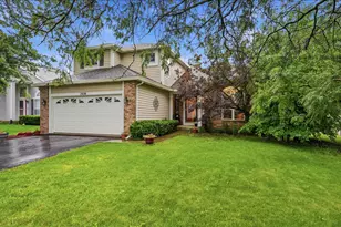 7638 Mendocino Dr, Gurnee, IL 60031 - Photo 2