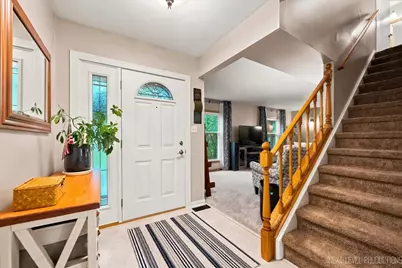 452 N Glengarry Drive, Geneva, IL 60134 - Photo 2