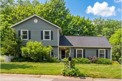 452 N Glengarry Drive, Geneva, IL 60134 - Photo 1