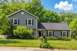 452 N Glengarry Dr, Geneva, IL 60134 - Photo 1